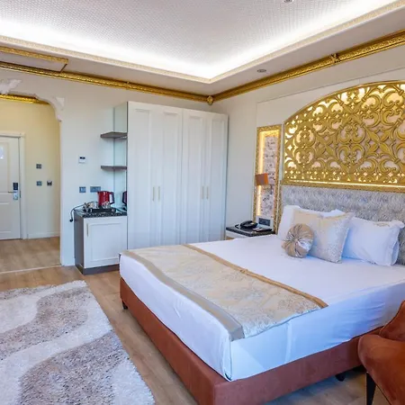 מלון Adalya Palace *